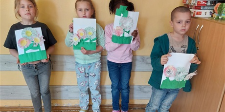 Powiększ grafikę: wiosna-w-ogrodzie-zajecia-swietlicowe-kl-1a-i-1b-614112.jpg