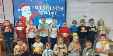 Wymiana kartek świątecznych uczniów świetlicy kl. 1a i 3a
