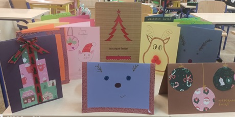 Powiększ grafikę: Wymiana kartek świątecznych uczniów świetlicy kl. 1a i 3a