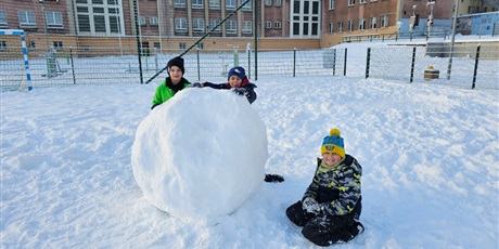 Powiększ grafikę: Zimowe zabawy 1a