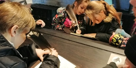 Klasa 2a na ciekawych zajęciach w Żurawiu